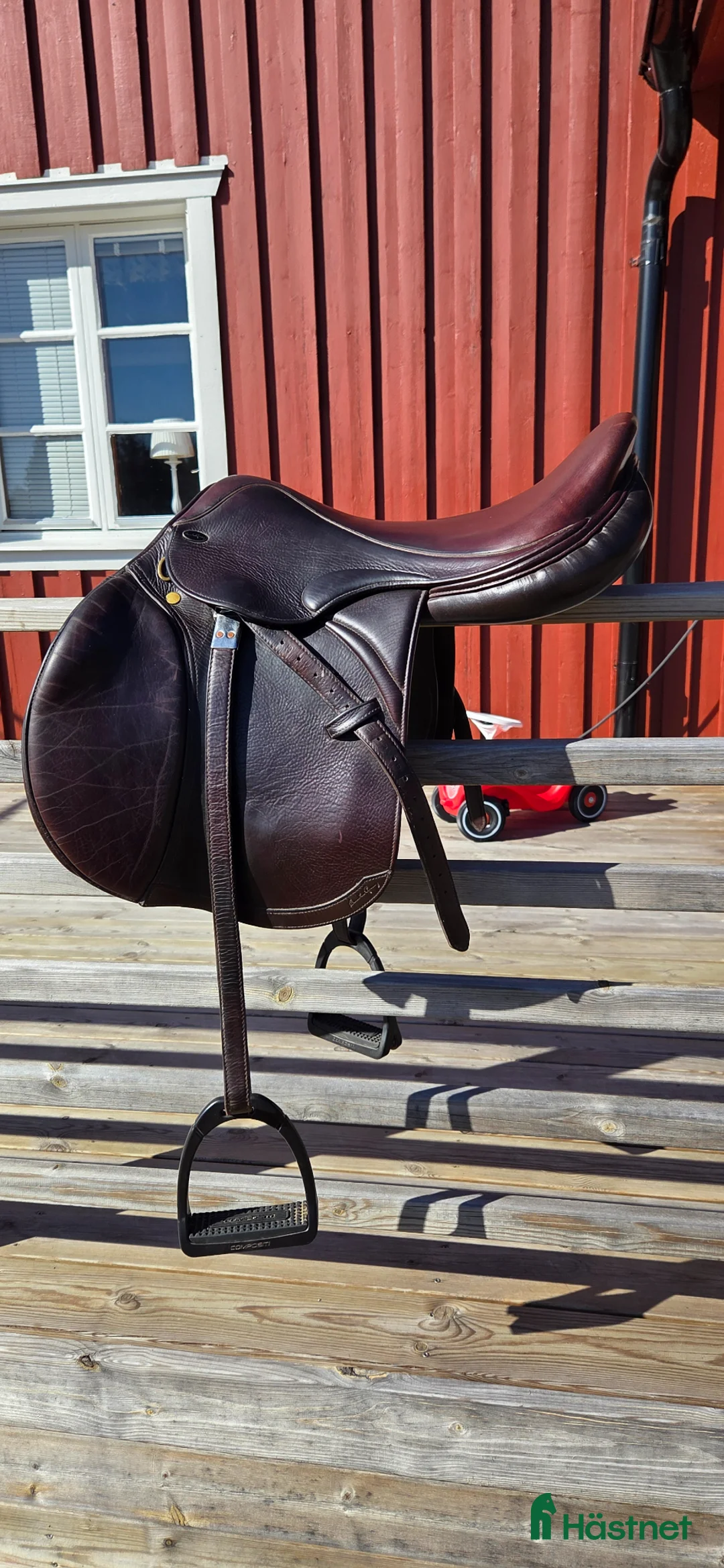 Sadlar hästutrustning till salu: Santa cruz hoppsadel - Annons 1