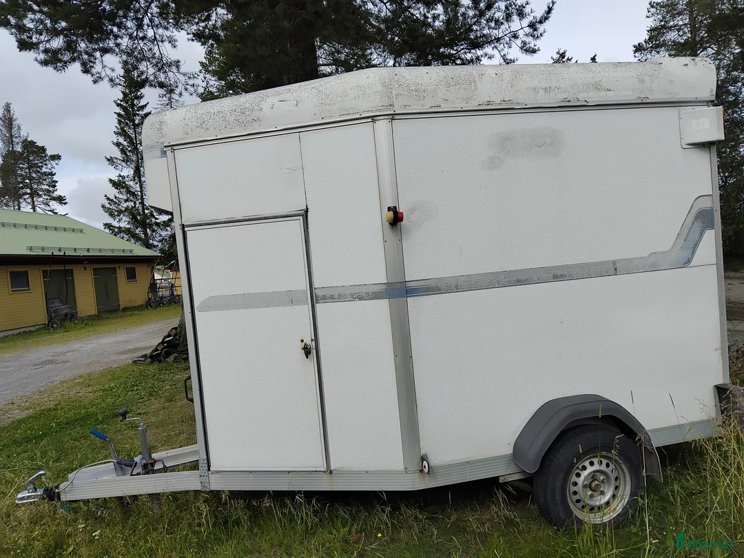 Hästtransporter  fordon & transport till salu: Umeå släp i Östersund - Annons 1
