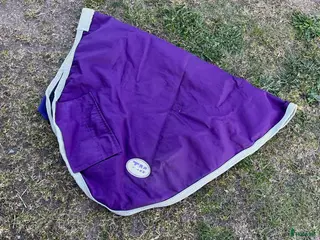 Täcken hästutrustning Halstäcke i Jonstorp - Annons 1