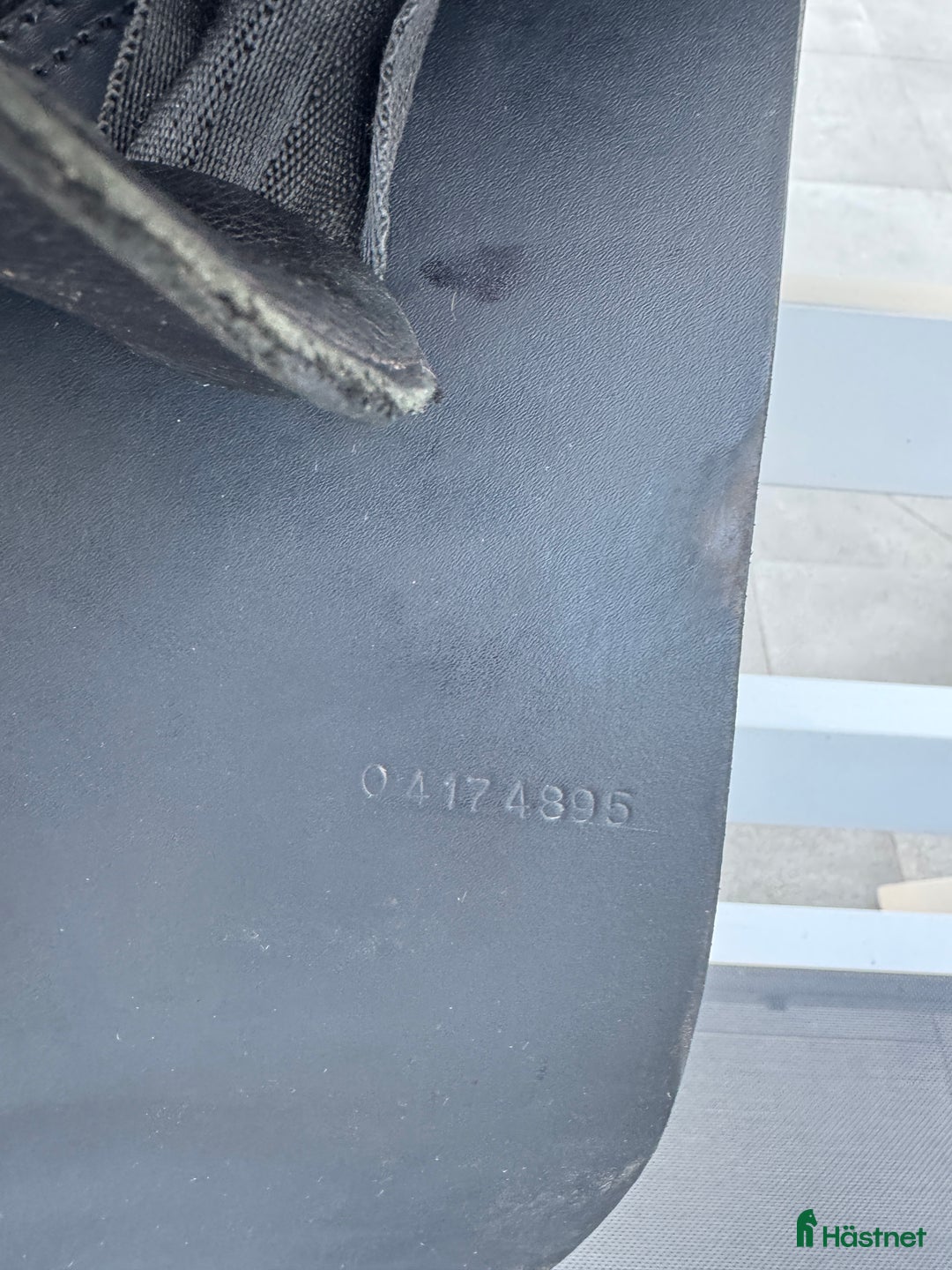 Sadlar hästutrustning till salu: Santa Cruz dressyrsadel för ponny i Stockholm - Annons 6