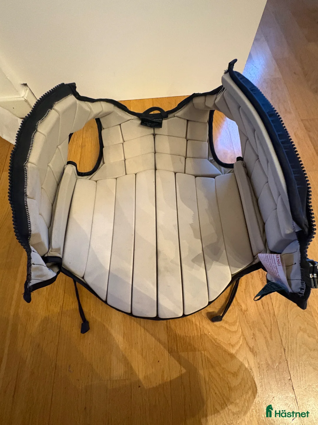 Säkerhetsvästar ryttarutrustning till salu: RaceSafe säkerhet Svart - Annons 2