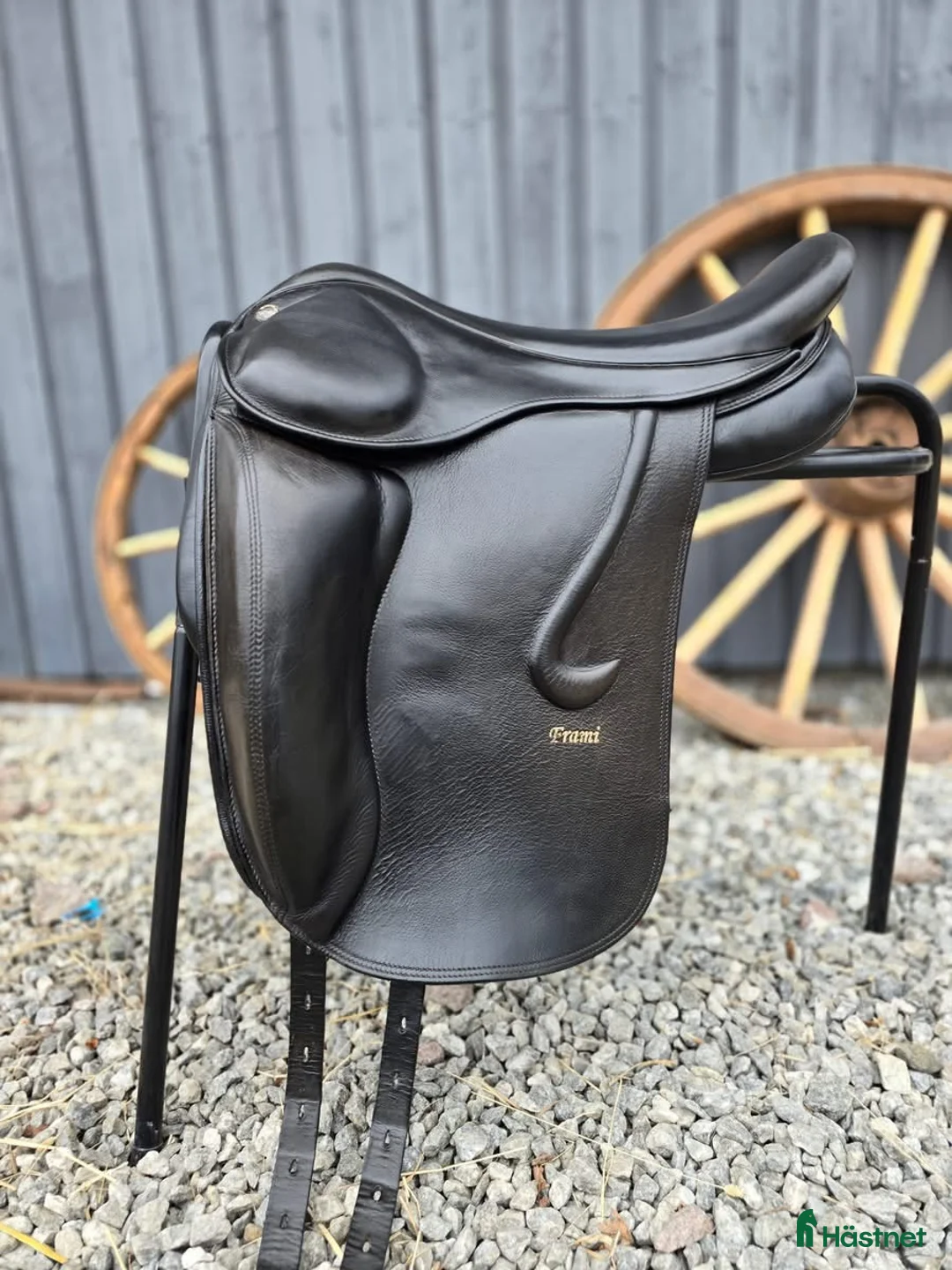 Sadlar hästutrustning till salu: Ullstoppad Islandssadel i Arkelstorp - Annons 1