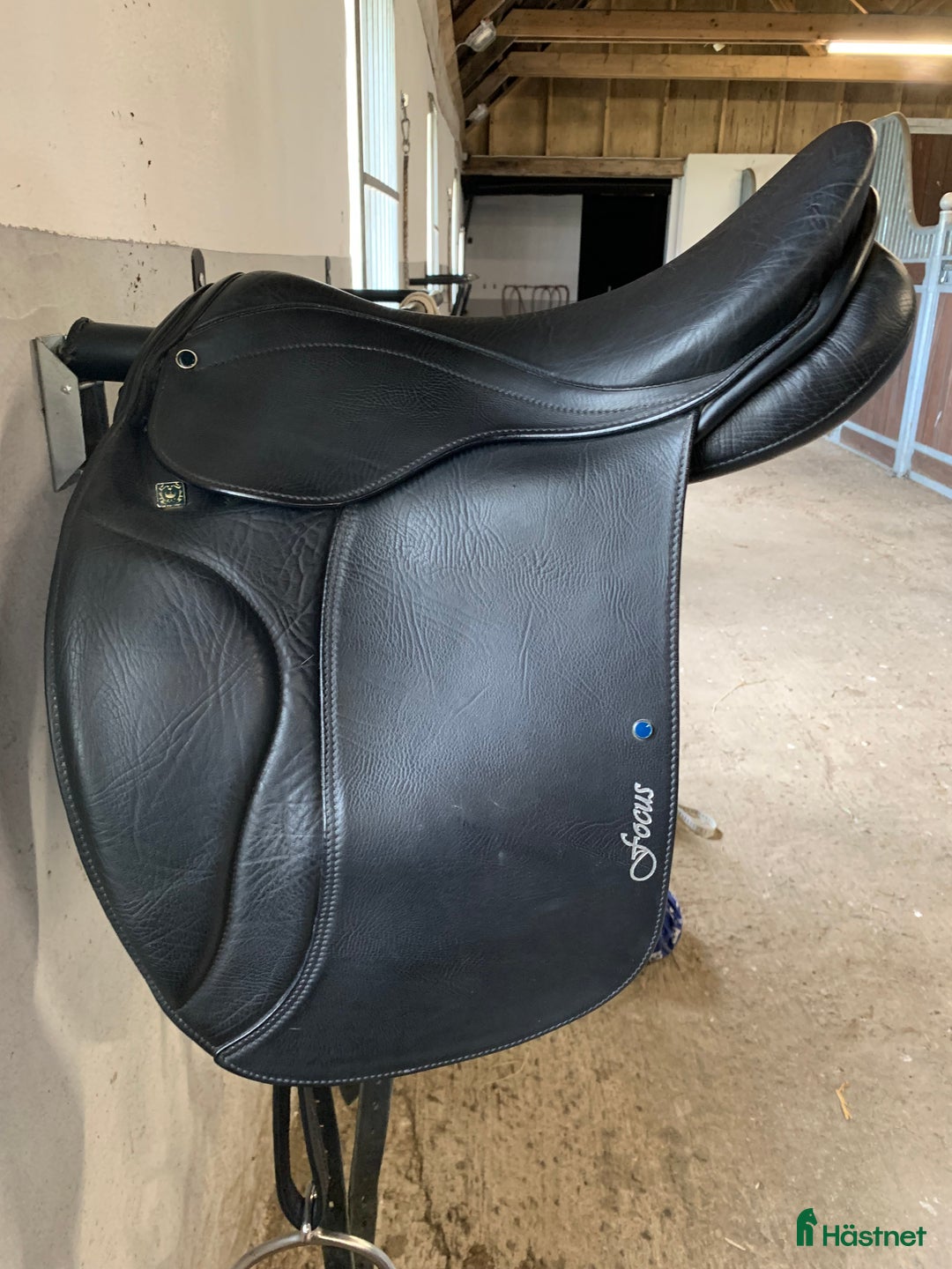 Sadlar hästutrustning till salu: Stübben sadel väldig fin skick - Annons 3