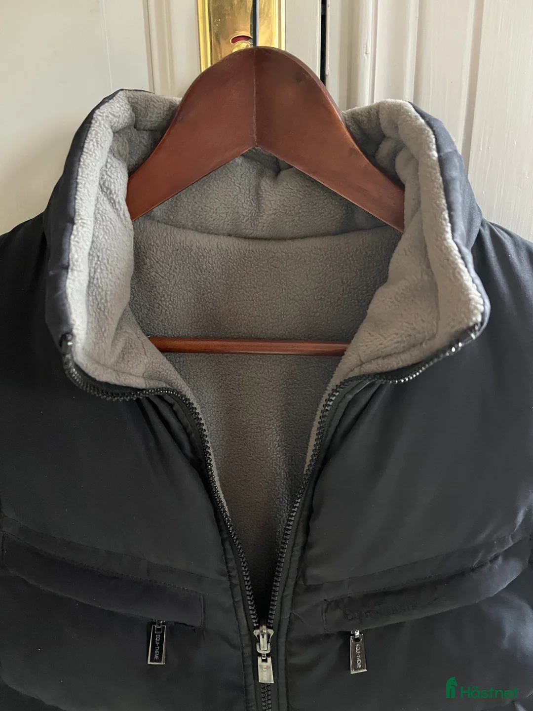 Övrigt Ridkläder ryttarutrustning till salu: Dunväst Equitheme  - Annons 2