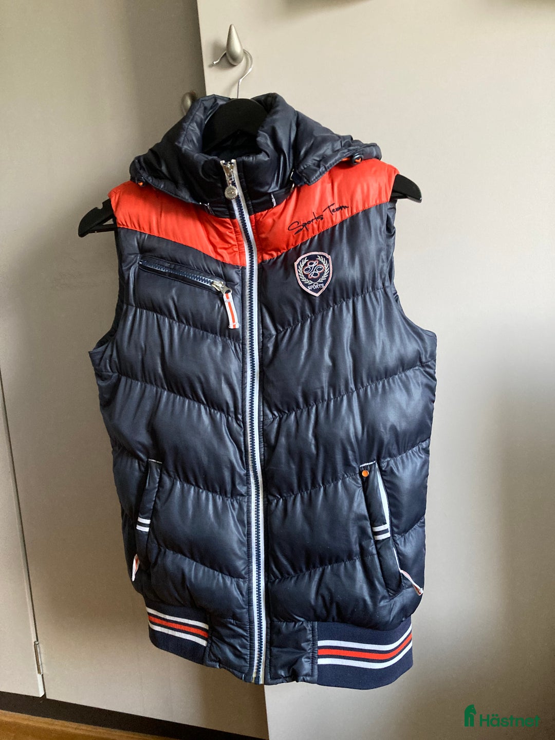 Jackor & Kavajer ryttarutrustning till salu: Väst Schockemöhle i Älvsjö - Annons 1