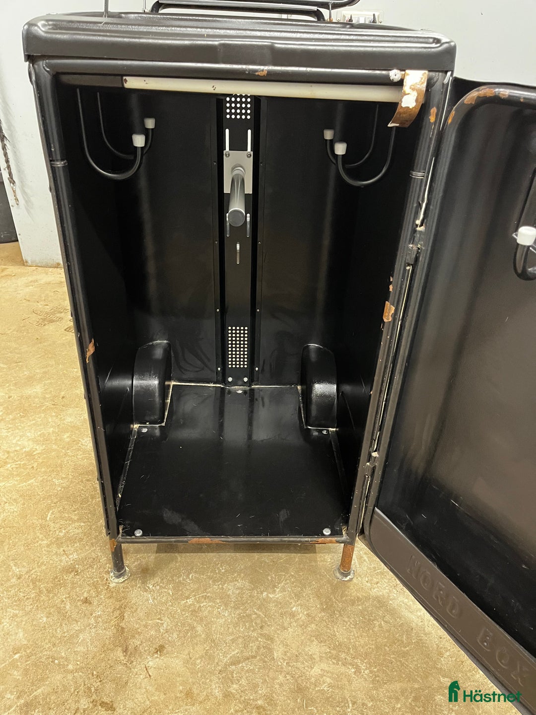 Övrig utrustning övrig utrustning till salu: Svart sadelskåp  - Annons 4