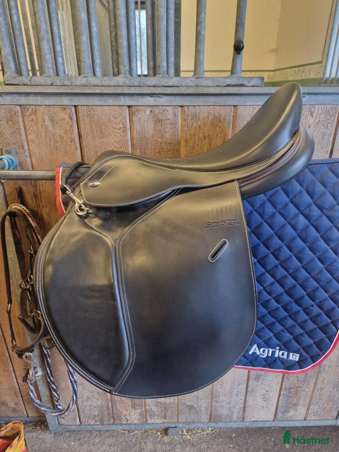 Sadlar hästutrustning till salu: Smart By Lippo Hoppsadel i Kalmar - Annons 2