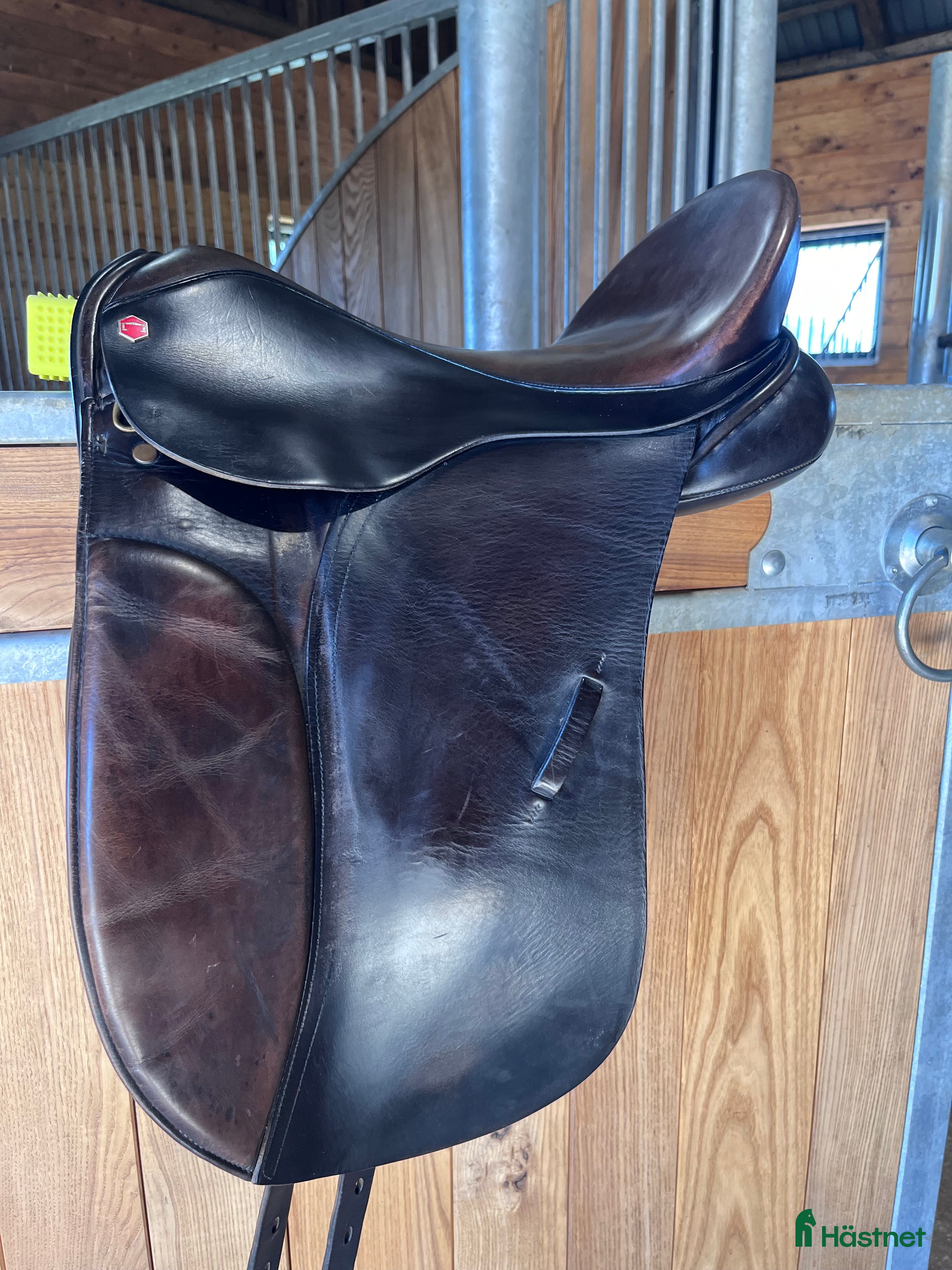 Sadlar hästutrustning till salu: Albion dressyrsadel  - Annons 1