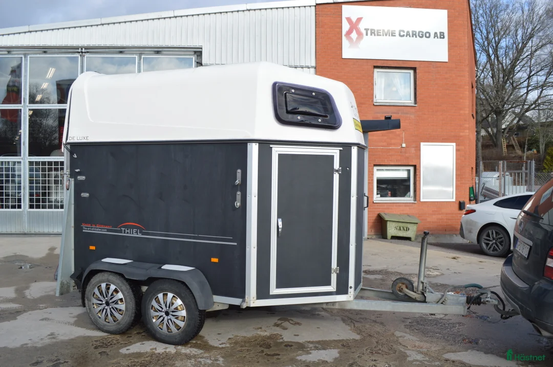 Hästtransporter  fordon & transport till salu: Thiel De Luxe 2014, Totalvikt 1990 kg - Annons 1