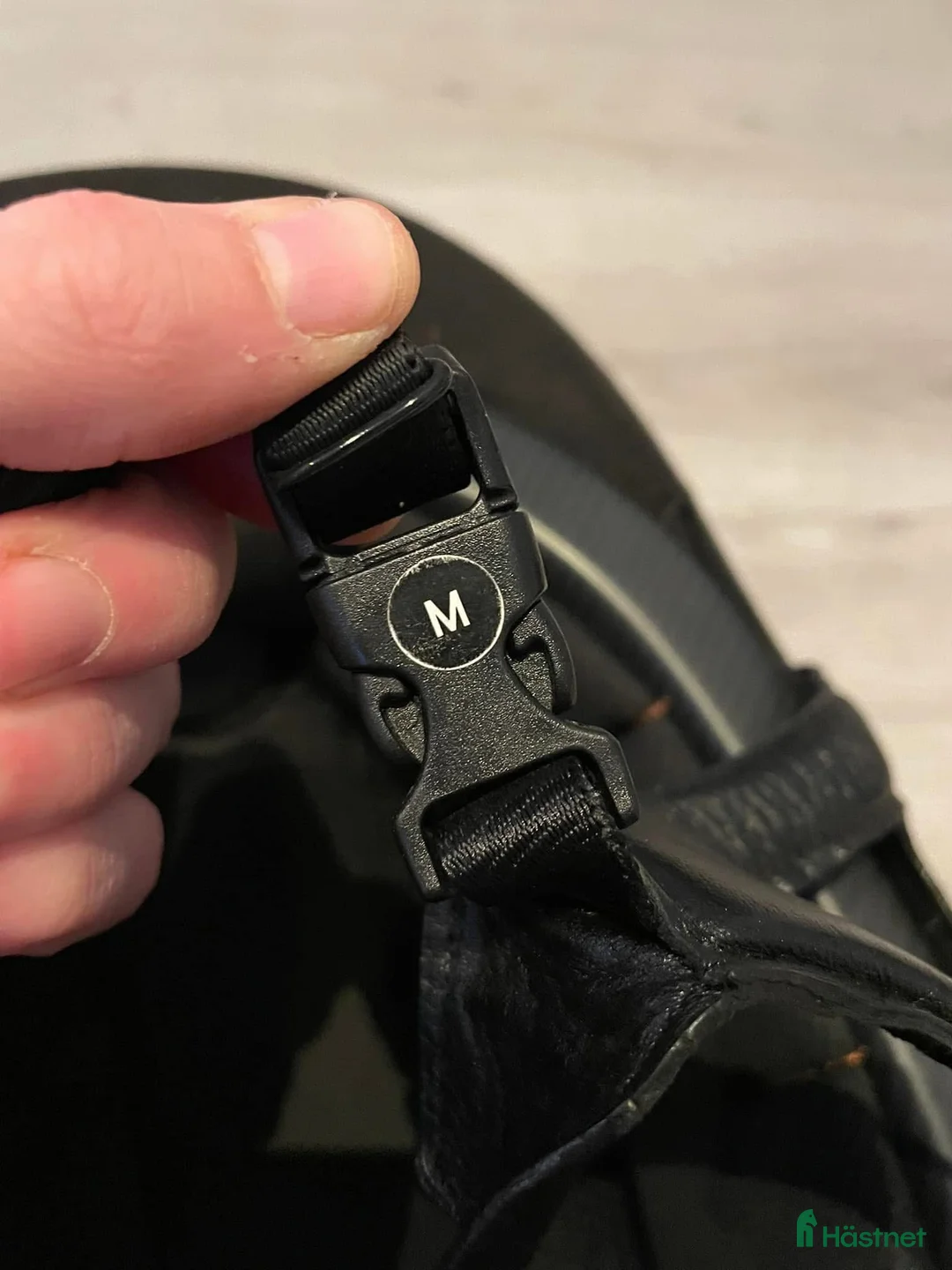 Hjälmar ryttarutrustning till salu: Samshield alcantara swarowski i Brösarp - Annons 4