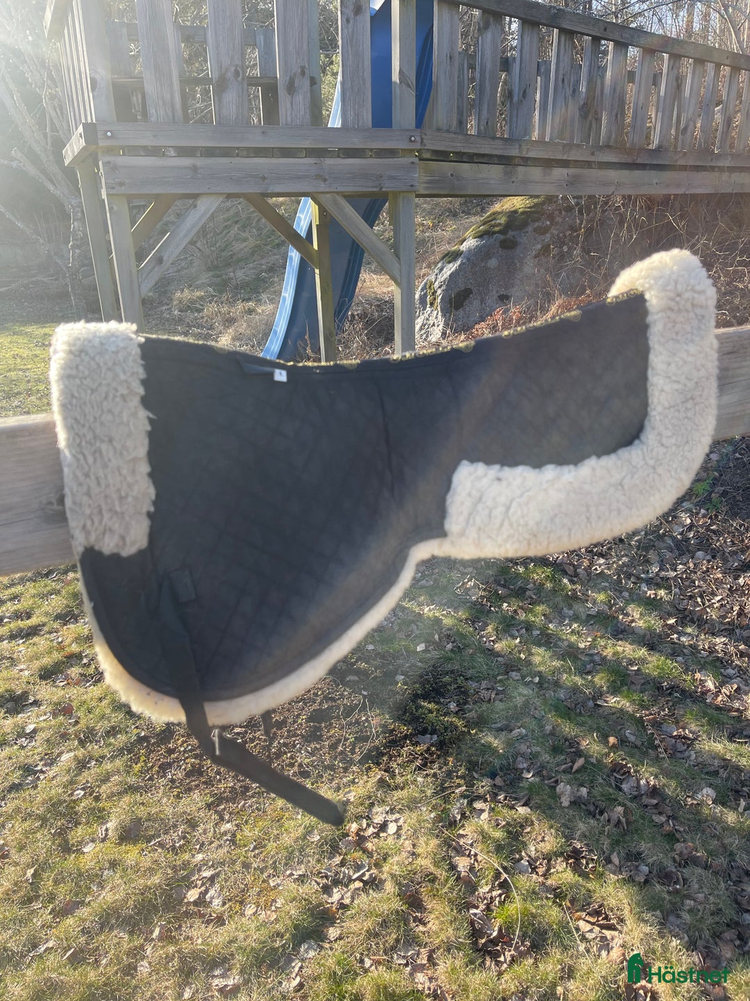 Schabrak & Vojlockar hästutrustning till salu: Fårskinnspadd i Norrköping - Annons 2