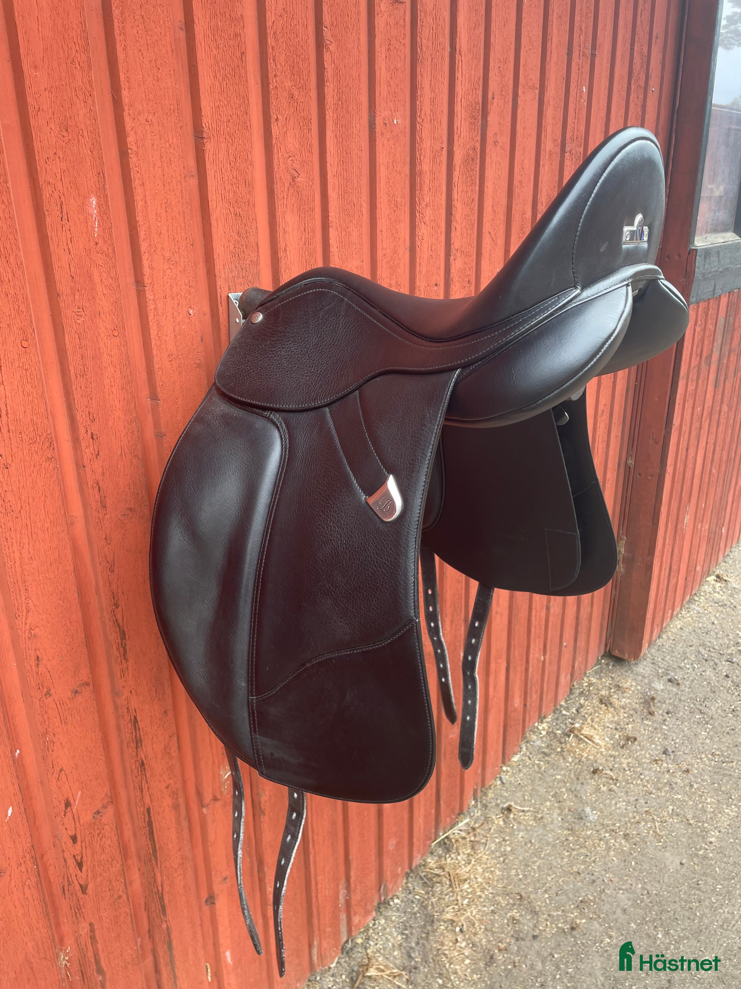 Sadlar hästutrustning till salu: Fin bates dressyrsadel plus i Huddinge - Annons 2