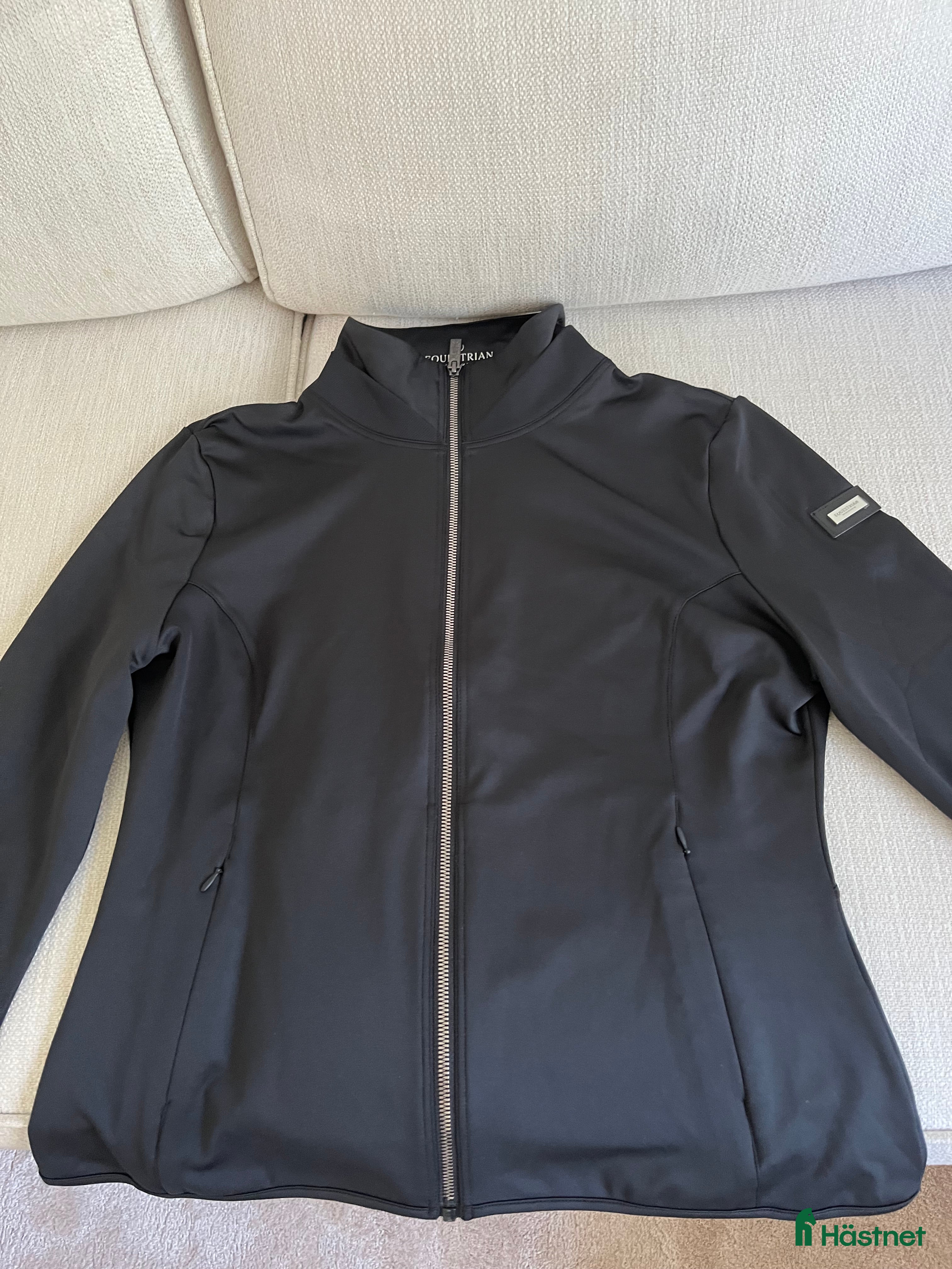 Övrigt Ridkläder ryttarutrustning till salu: Explore Jacket från Equestrian Stockholm  i Steningehöjden - Annons 1