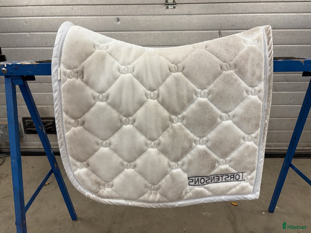 Sadeltillbehör hästutrustning till salu: Dressyrshabrak PS, ES och Mias (flera) i Täby - Annons 9