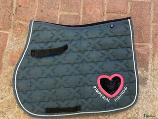 Schabrak & Vojlockar hästutrustning till salu: Gulligt schabrak och lite mer! i Linköping - Annons 1