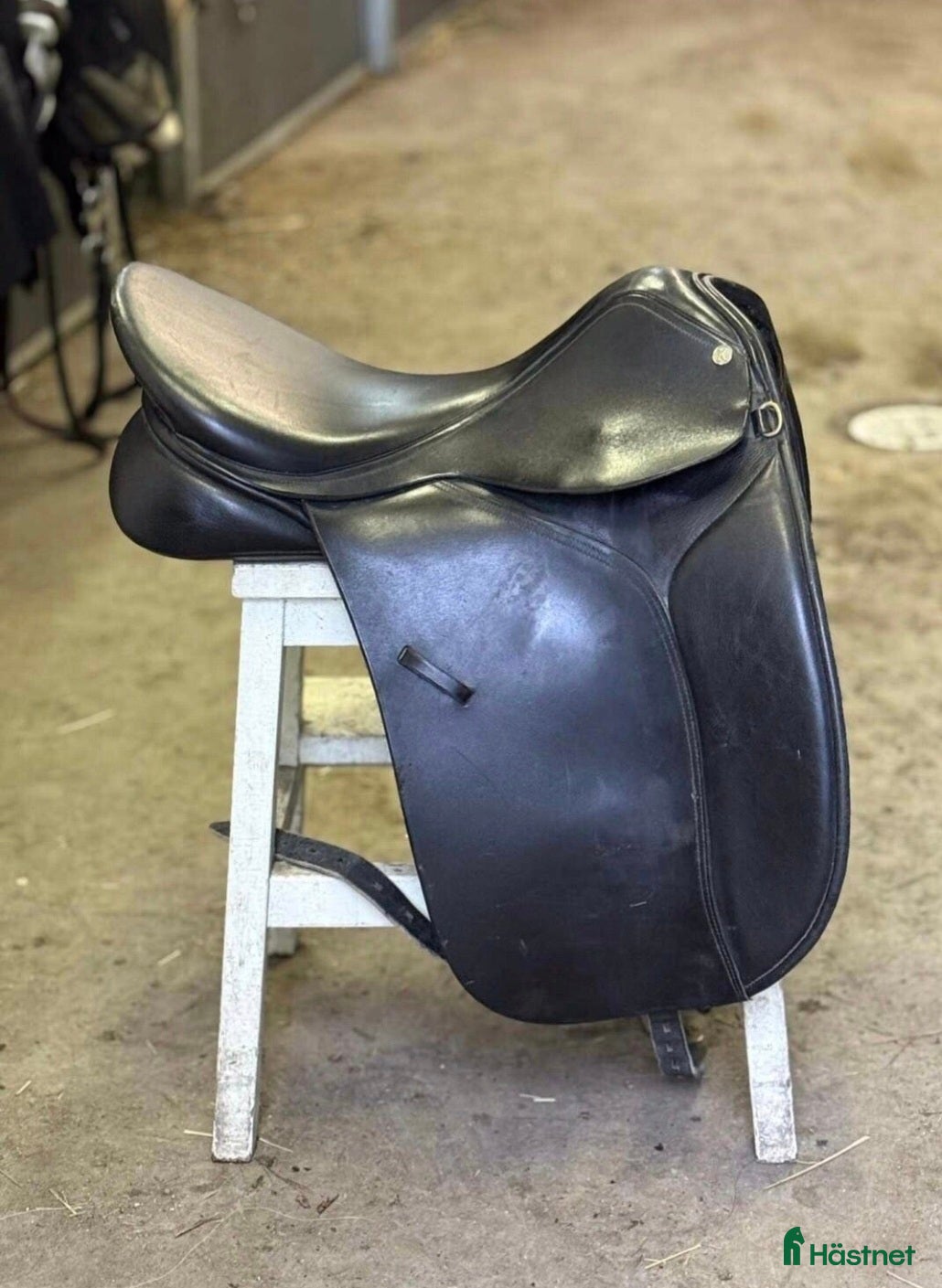 Sadlar hästutrustning till salu: Knights Lady Rowina dressyrsadel  - Annons 2