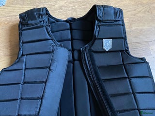 Säkerhetsvästar ryttarutrustning till salu: Säkerhetsväst i Kävlinge - Annons 24