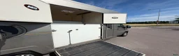 Hästlastbilar  fordon & transport till salu: Boj med hög lastvikt och foderbord med galler! - Annons 21