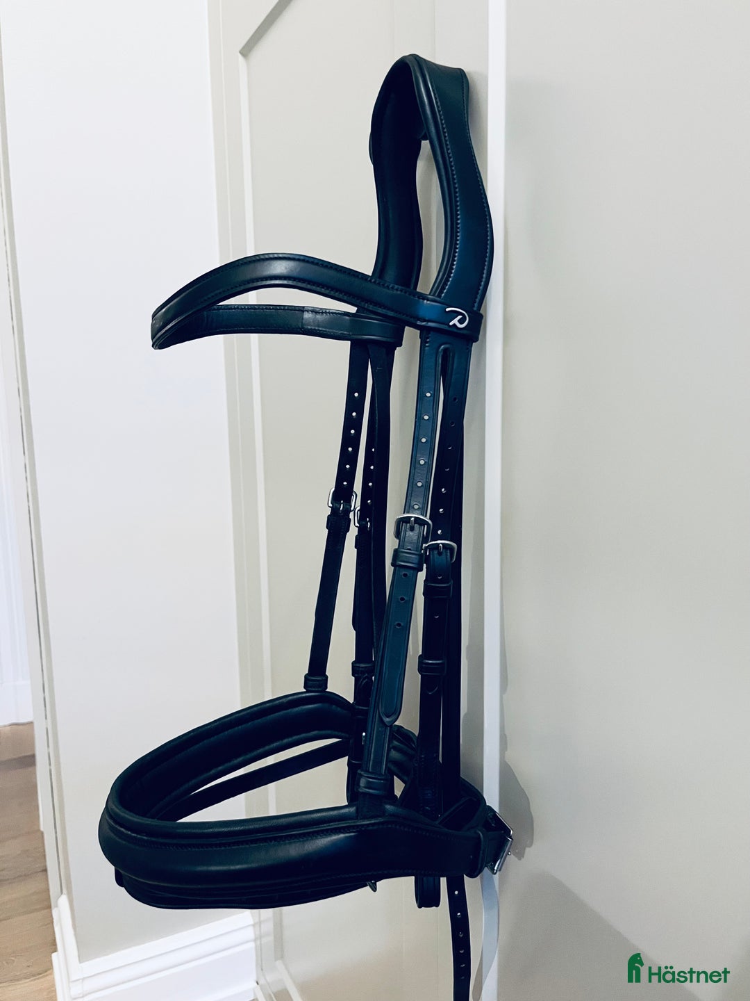 Träns hästutrustning till salu: Dyon anatomiskt träns Full - Annons 1