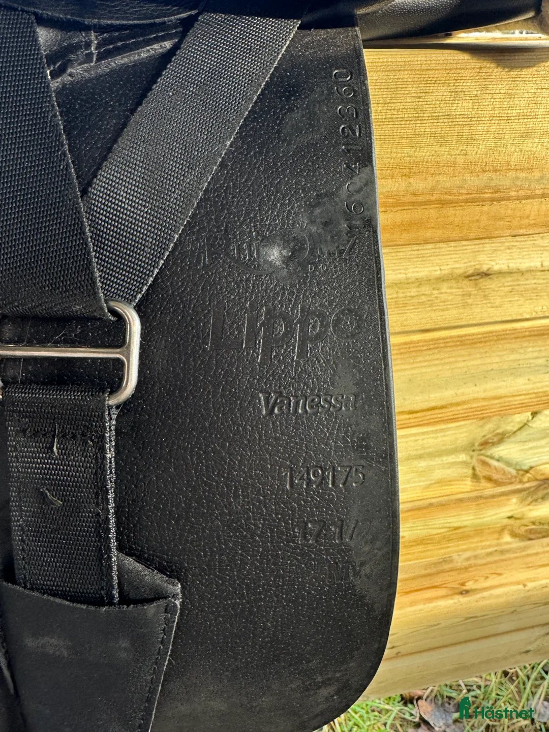 Sadlar hästutrustning till salu: Lippo Vanessa dressyr 17,5  i Alvesta - Annons 4