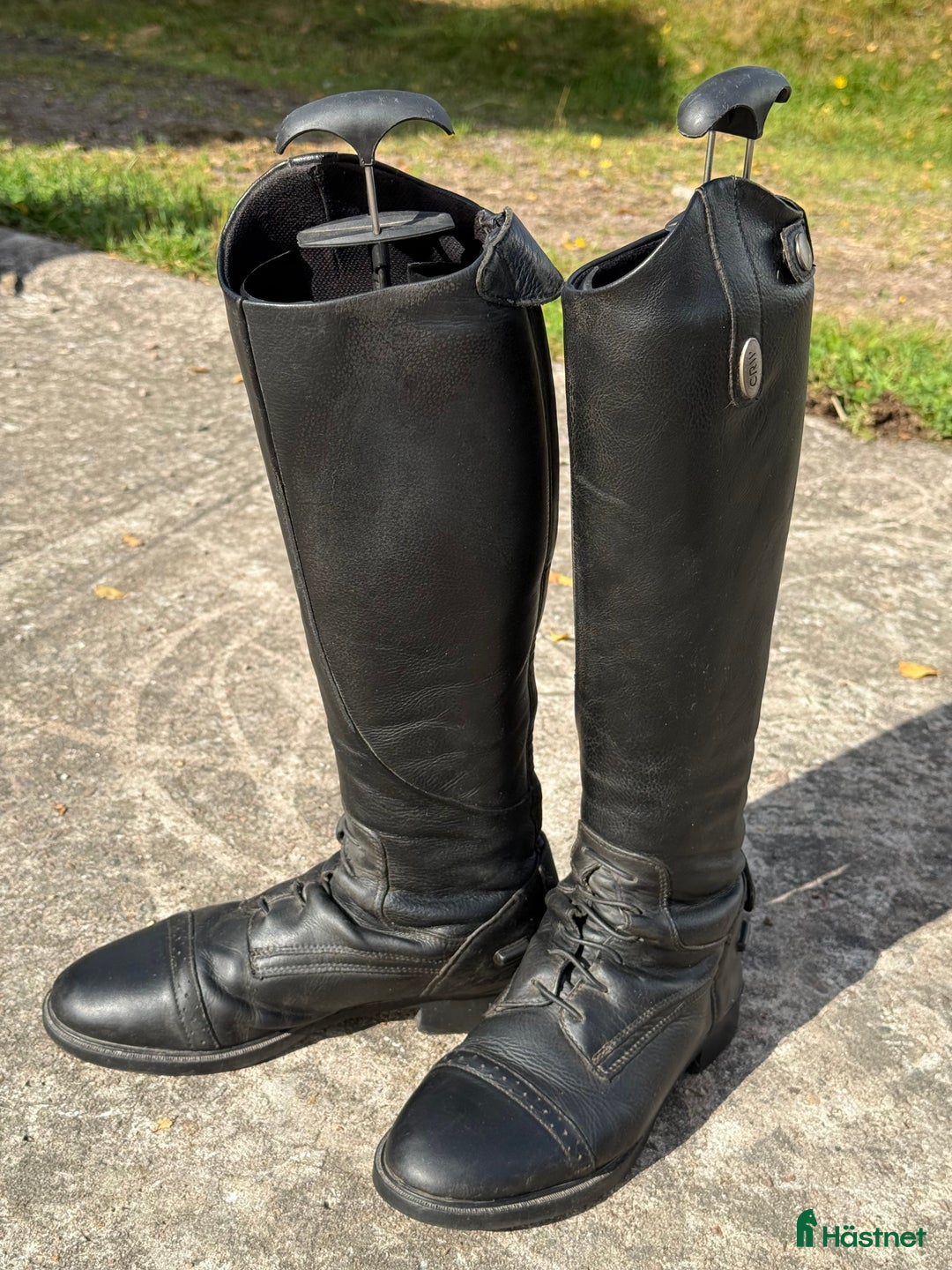 Ridstövlar ryttarutrustning till salu: Fint begagnade juniorstövlar  i Markaryd - Annons 2