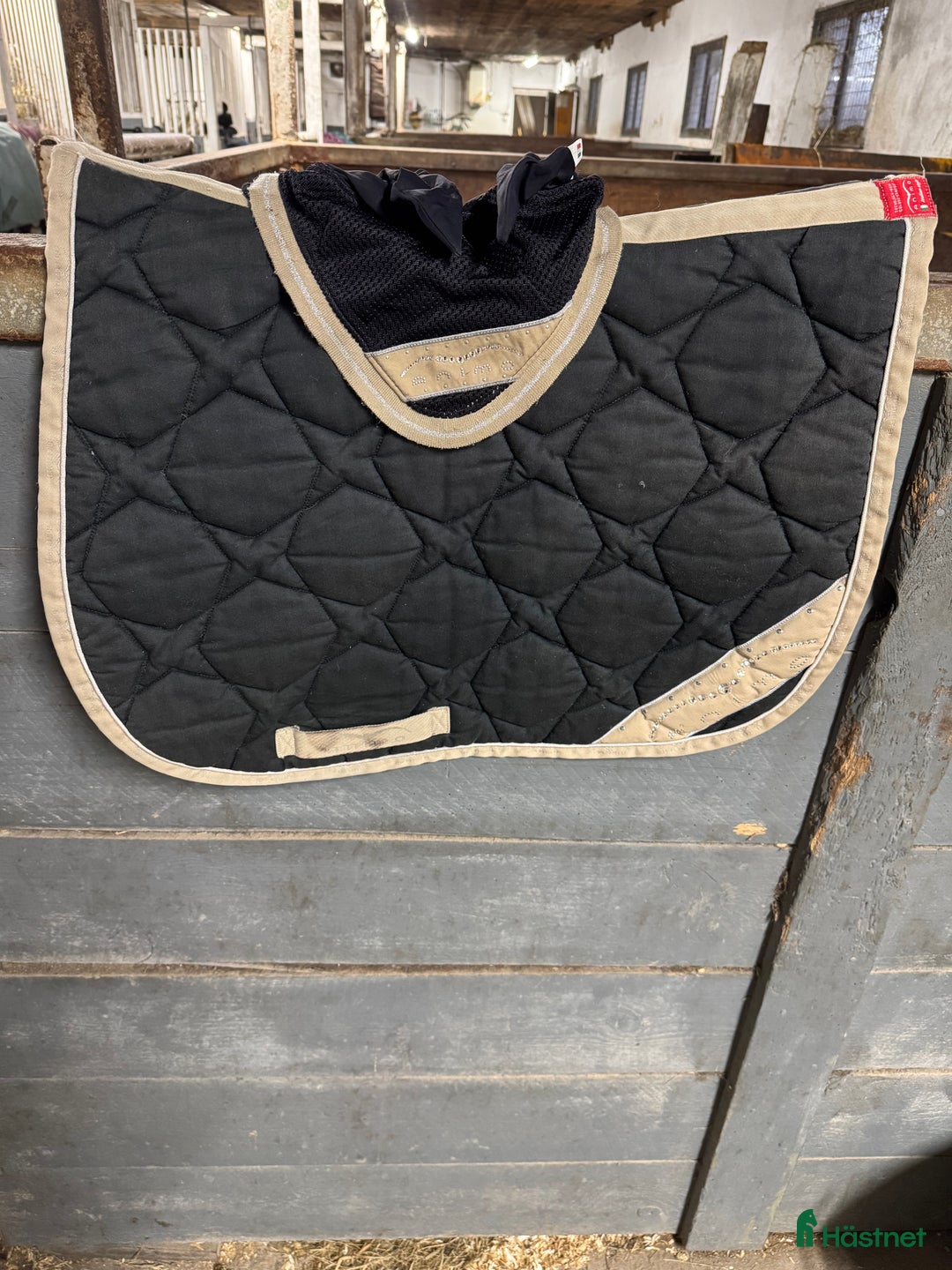 Schabrak & Vojlockar hästutrustning till salu: Svart schabrak i Fagerfjäll - Annons 1