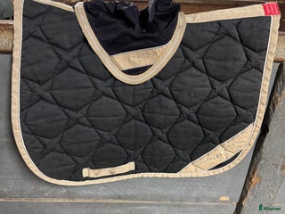 Schabrak & Vojlockar hästutrustning till salu: Svart schabrak i Fagerfjäll - Annons 8