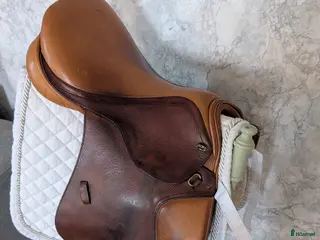 Sadlar hästutrustning Globus ezperansa 15,5" hoppsadel - Annons 16