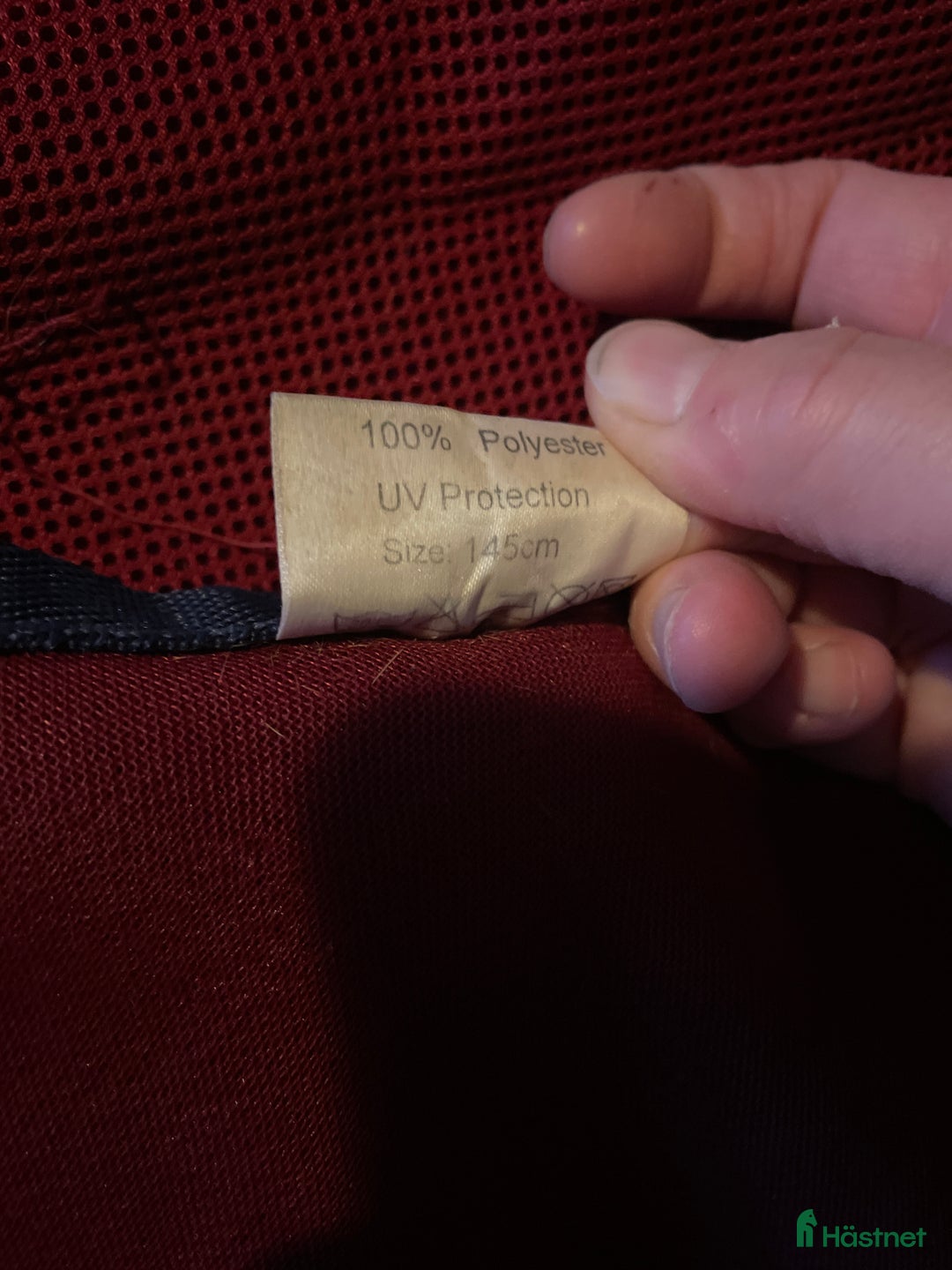 Täcken hästutrustning till salu: Svettäcke med hals i Gävle - Annons 3