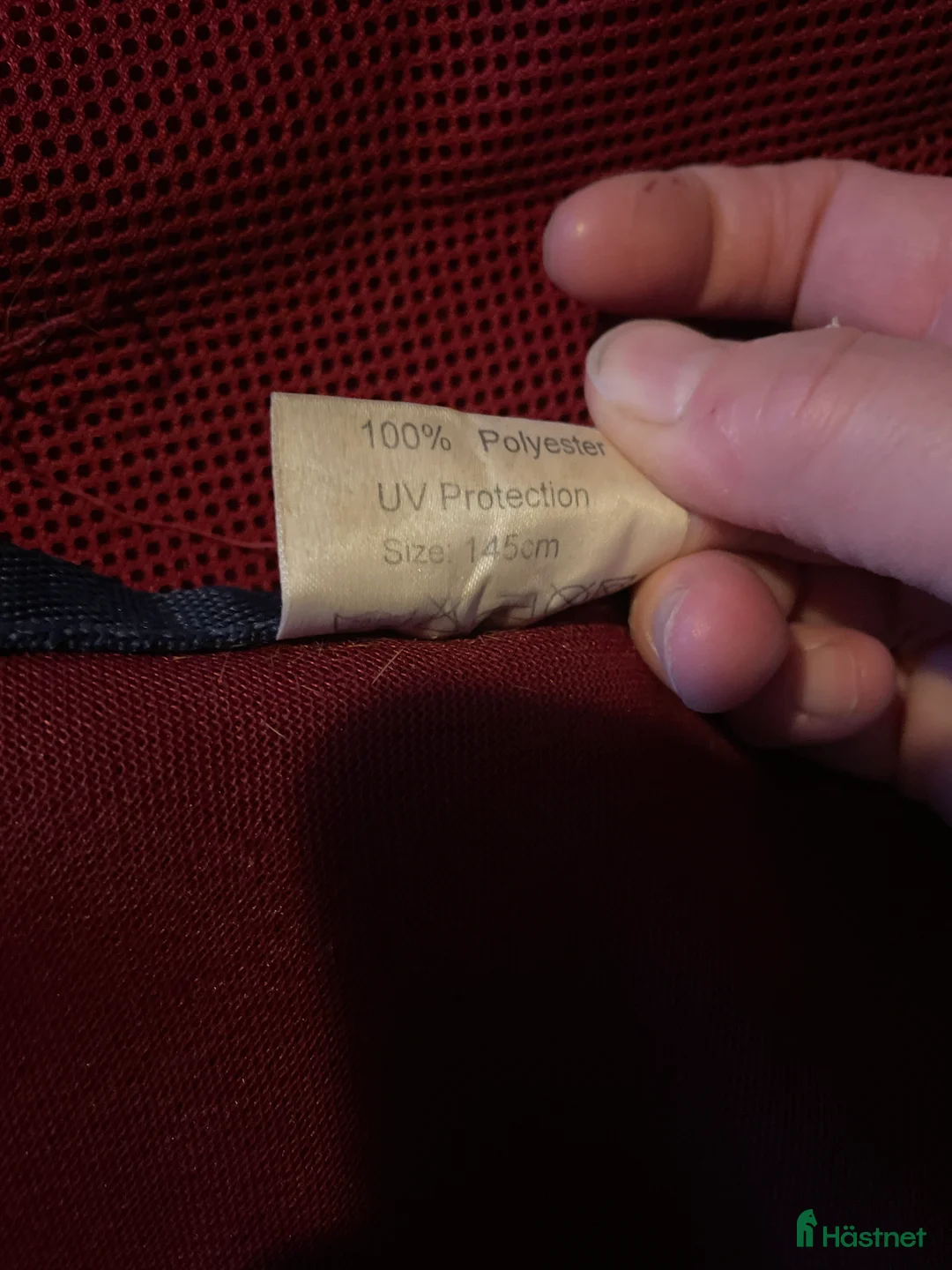 Täcken hästutrustning till salu: Svettäcke med hals i Gävle - Annons 3