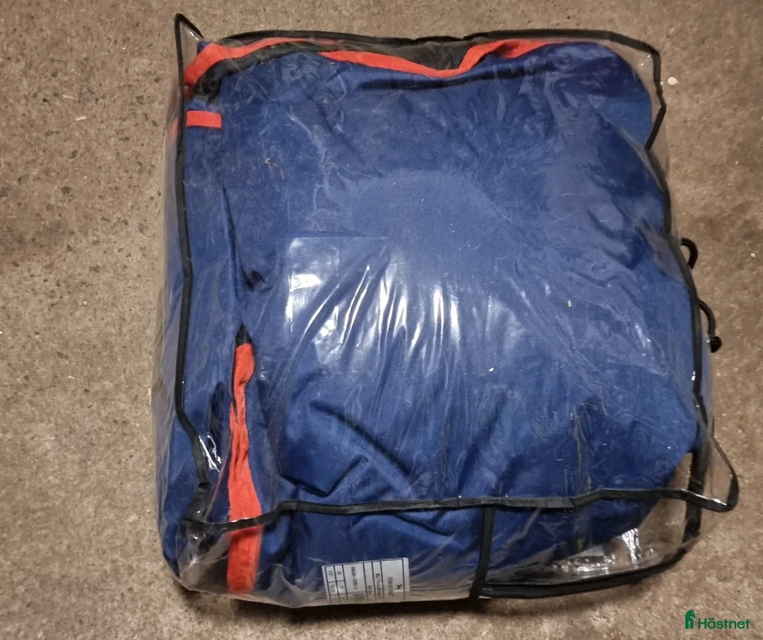 Täcken hästutrustning till salu: Mio vintertäcke i Landvetter - Annons 2