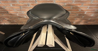 Sadlar hästutrustning till salu i Krylbo - Annons 4