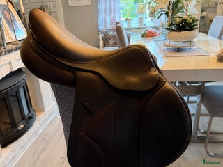 Sadlar hästutrustning till salu: Brun equipe ek evo i Västerås - Annons 1