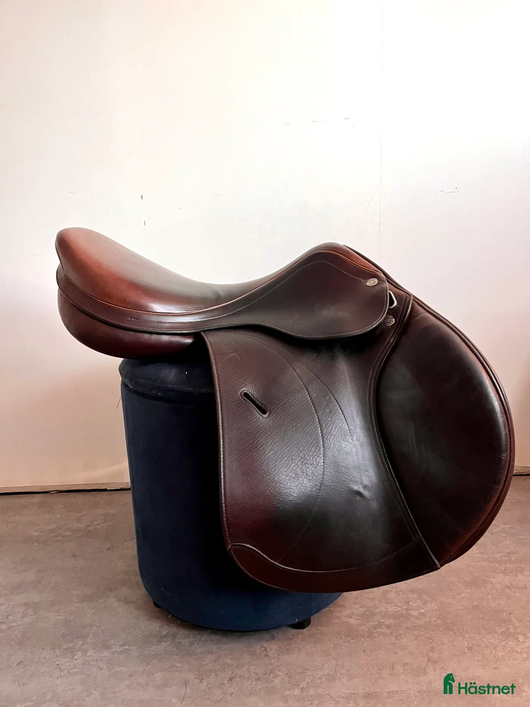 Sadlar hästutrustning till salu: Equipe Expression Special - 17”N, bomvidd +1,5 i Täby - Annons 1