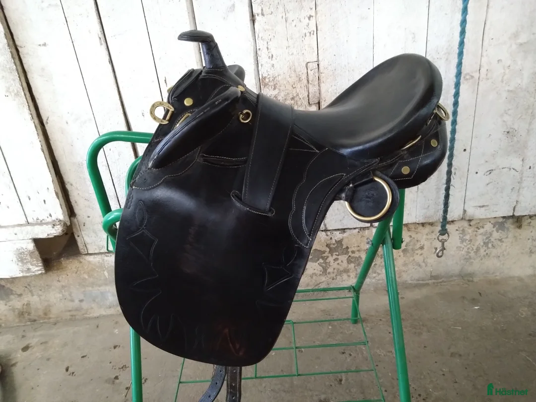 Sadlar hästutrustning till salu: Westernsadel i Vikbolandet - Annons 1