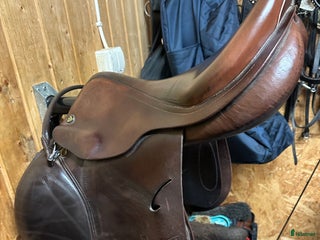 Sadlar hästutrustning till salu: Prestige Roma jump 17” i Uppsala - Annons 6