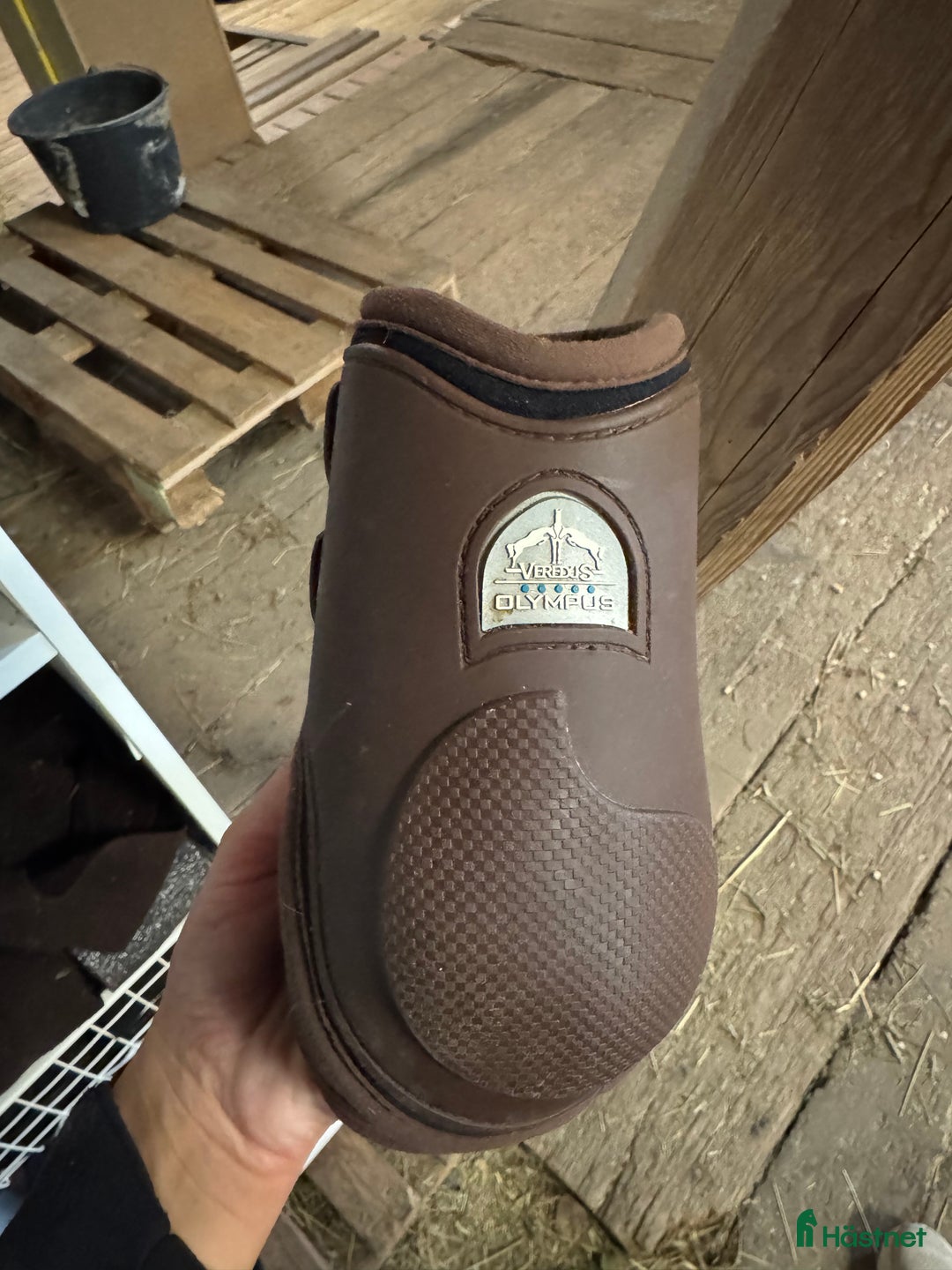 Benskydd hästutrustning till salu: Veredus bakskydd i Falun - Annons 2