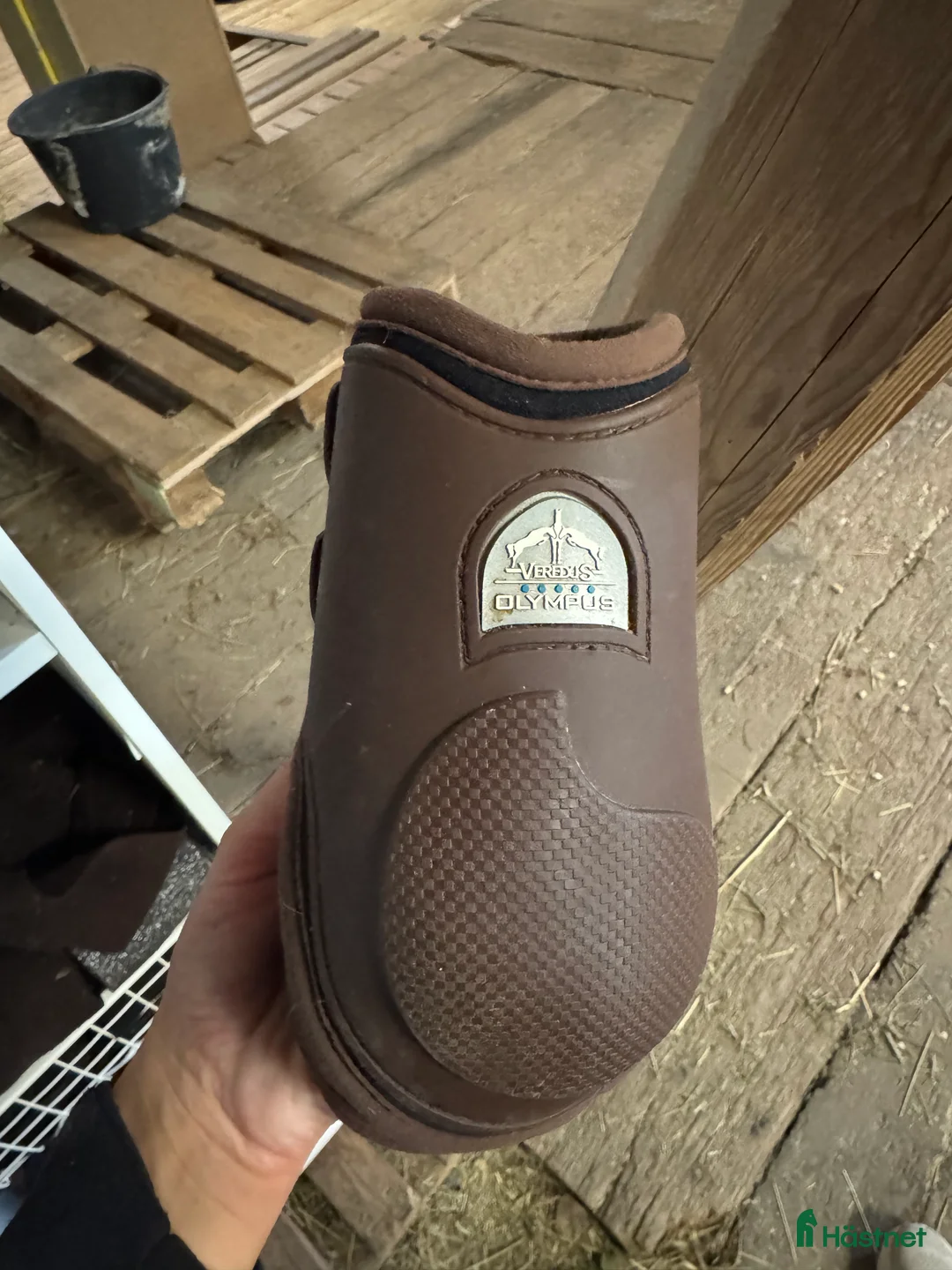 Benskydd hästutrustning till salu: Veredus bakskydd i Falun - Annons 2