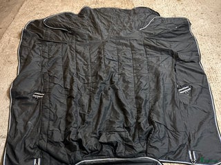 Täcken hästutrustning till salu: 3 olika täcken stl.145 + olika lindor i Vellinge - Annons 7