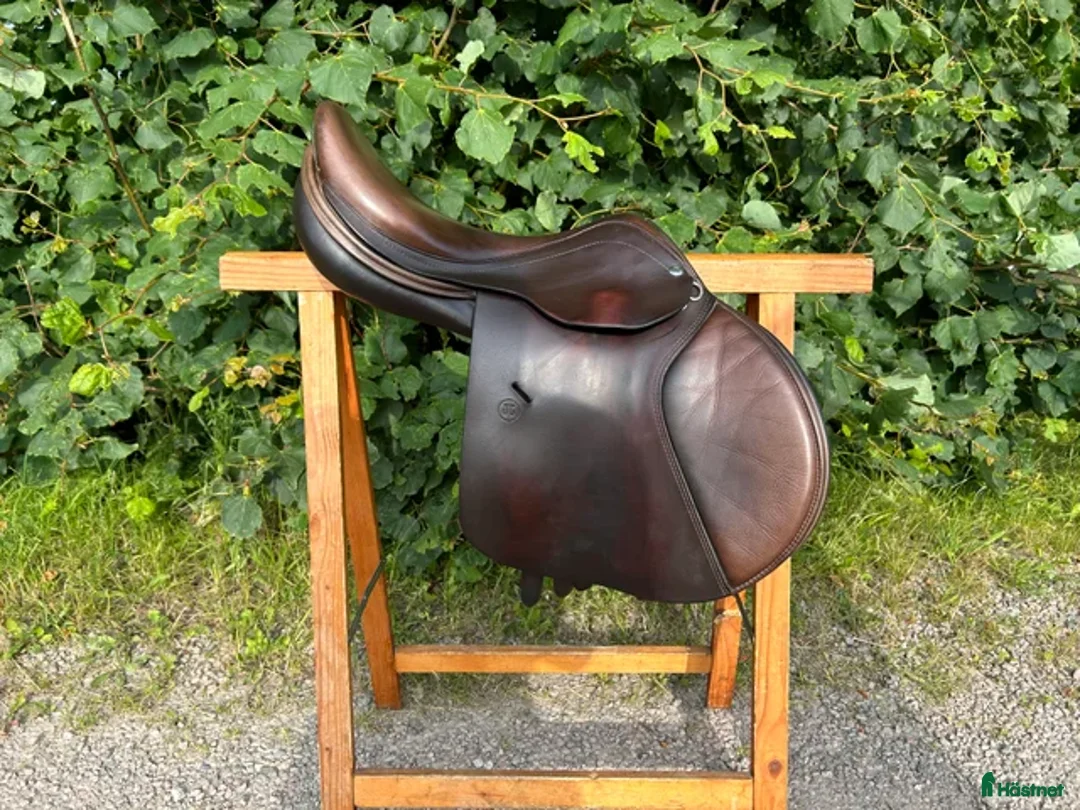 Sadlar hästutrustning till salu: Jensen Donatella i Saxtorp - Annons 2