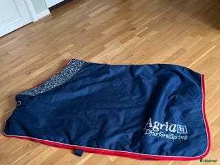Täcken hästutrustning till salu: Fodrat täcke i Åkersberga - Annons 10