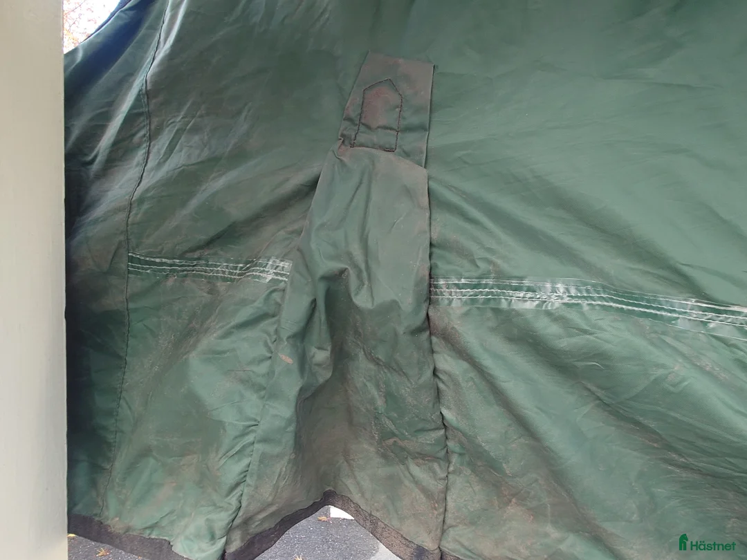 Täcken hästutrustning till salu: Fräscht grönt hästtäcke  i Kista - Annons 9