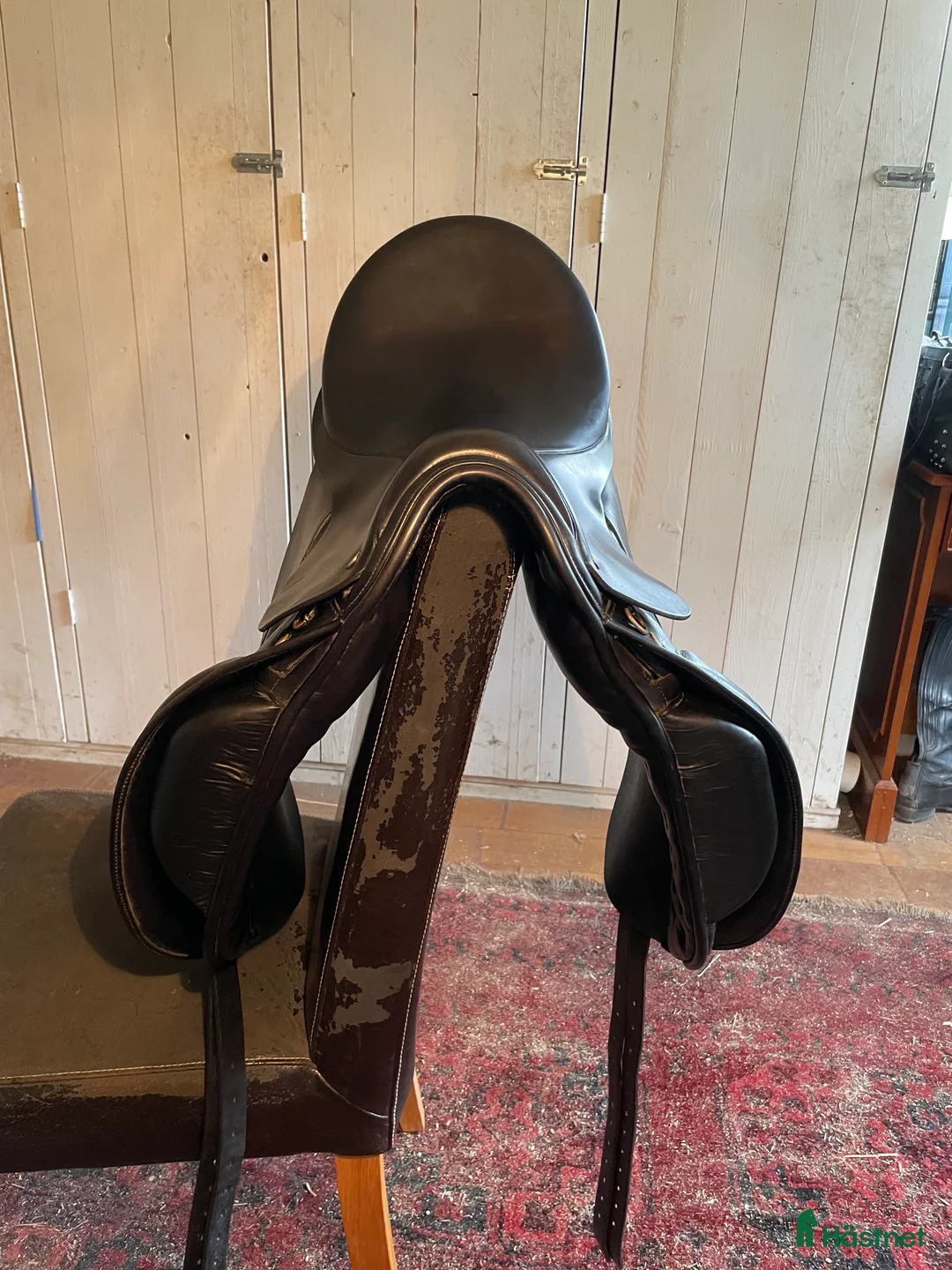 Sadlar hästutrustning till salu: Svart dressyrsadel, 17”, Morris & Nolan i Stenkullen - Annons 2