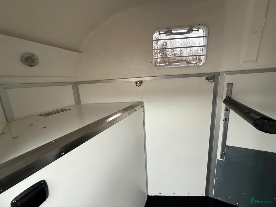 Hästtransporter  fordon & transport till salu: Royal XT - funktionell, smidig och säker!  i Köping - Annons 5