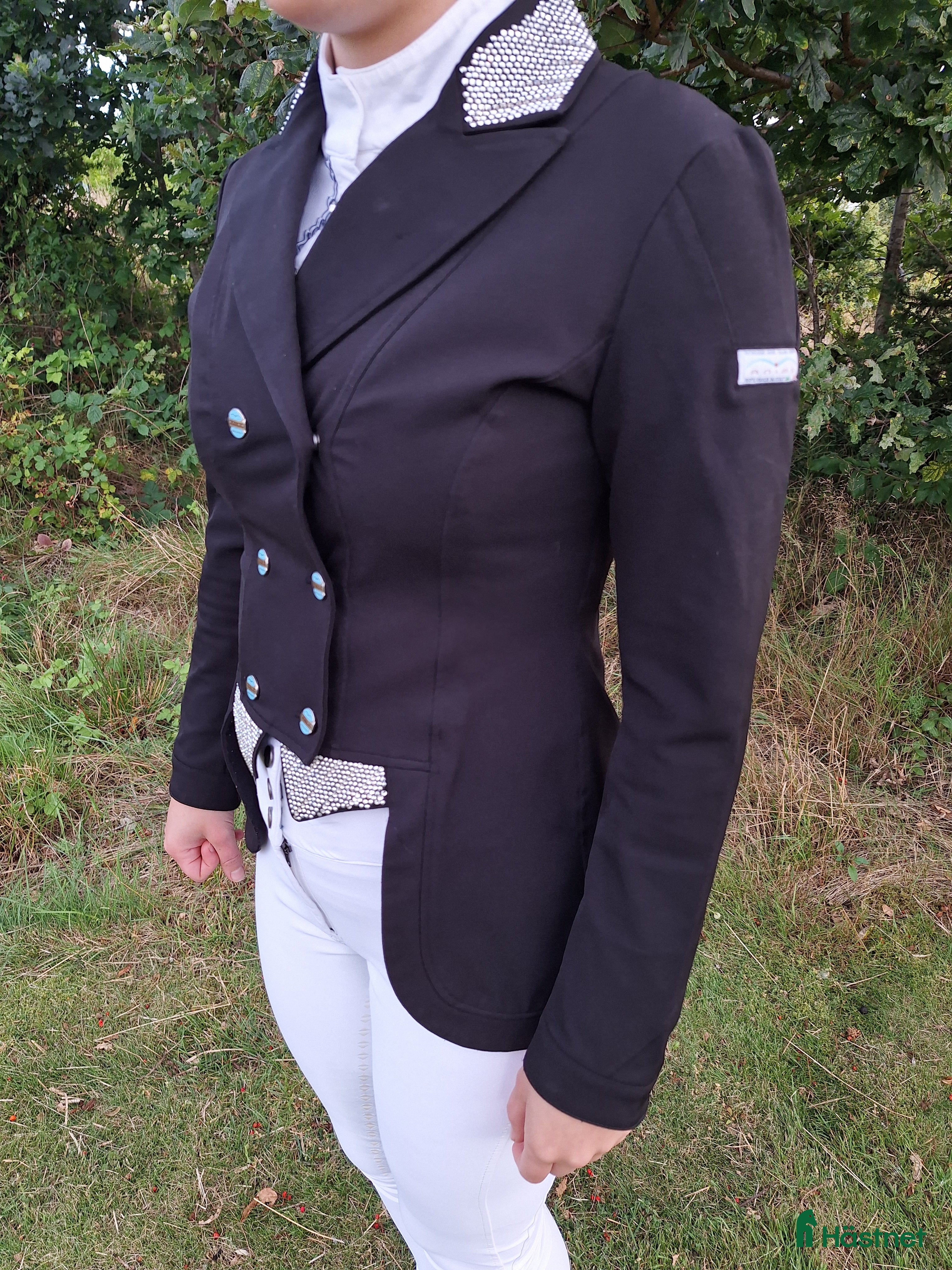 Jackor & Kavajer ryttarutrustning till salu: Animo Minifrack / Frankett i Torslanda - Annons 3