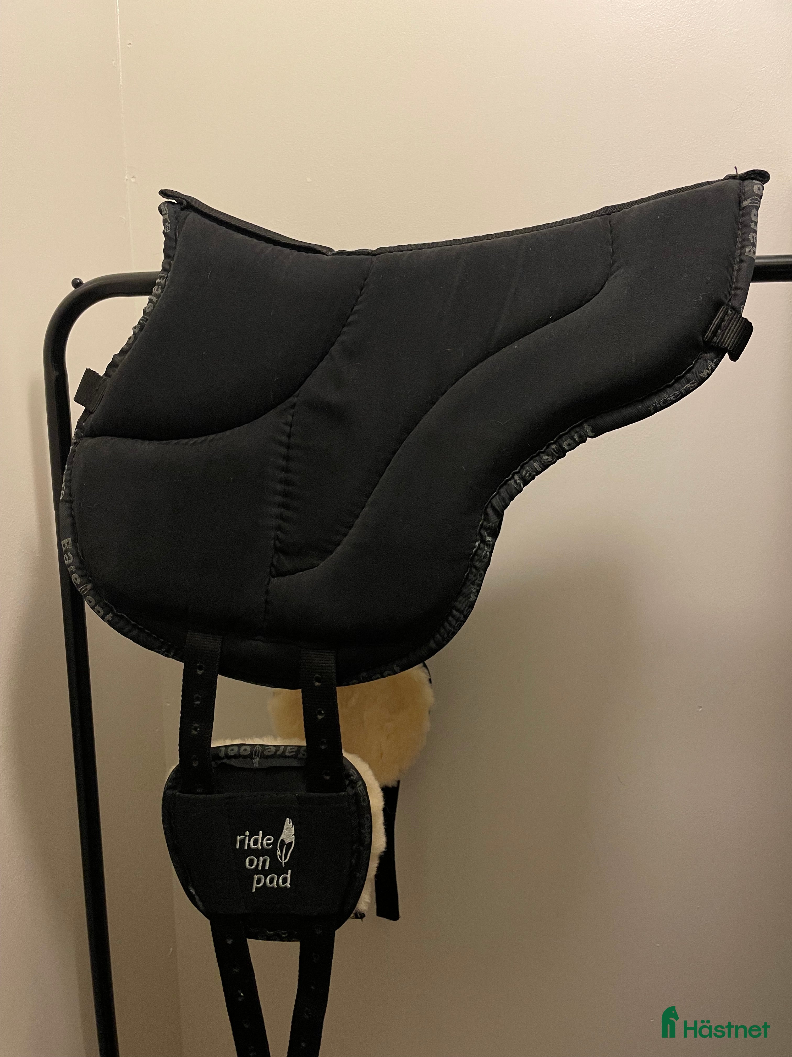 Sadlar hästutrustning till salu: Ride-On-Pad Barn / Shettis, svart i Uppsala - Annons 2