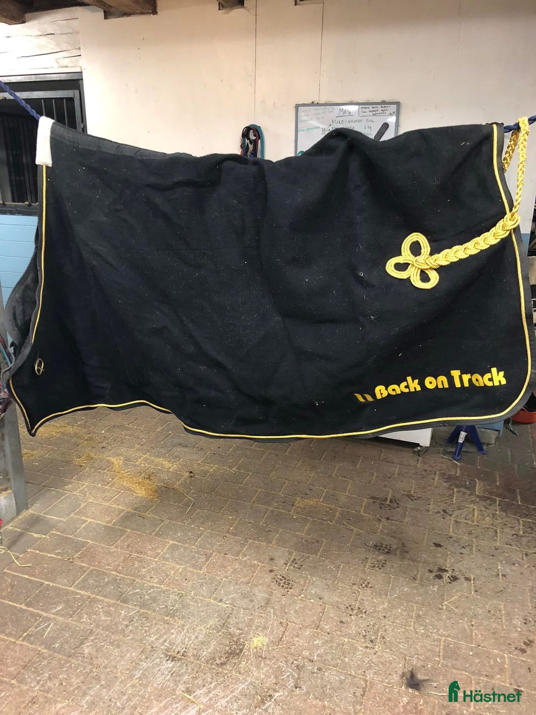 Täcken hästutrustning till salu: Back On Track i Ulricehamn - Annons 1