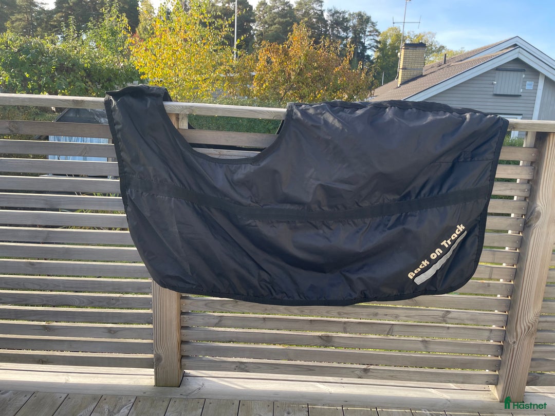 Täcken hästutrustning till salu: Back on Track skrittäcke 135 cm i Kungsängen - Annons 1