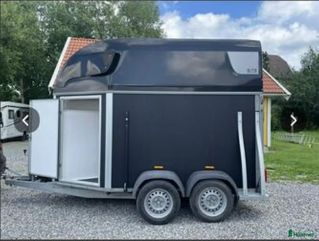 Hästtransporter  fordon & transport till salu: Sirius S75 2017 Sadelkammare - Annons 1