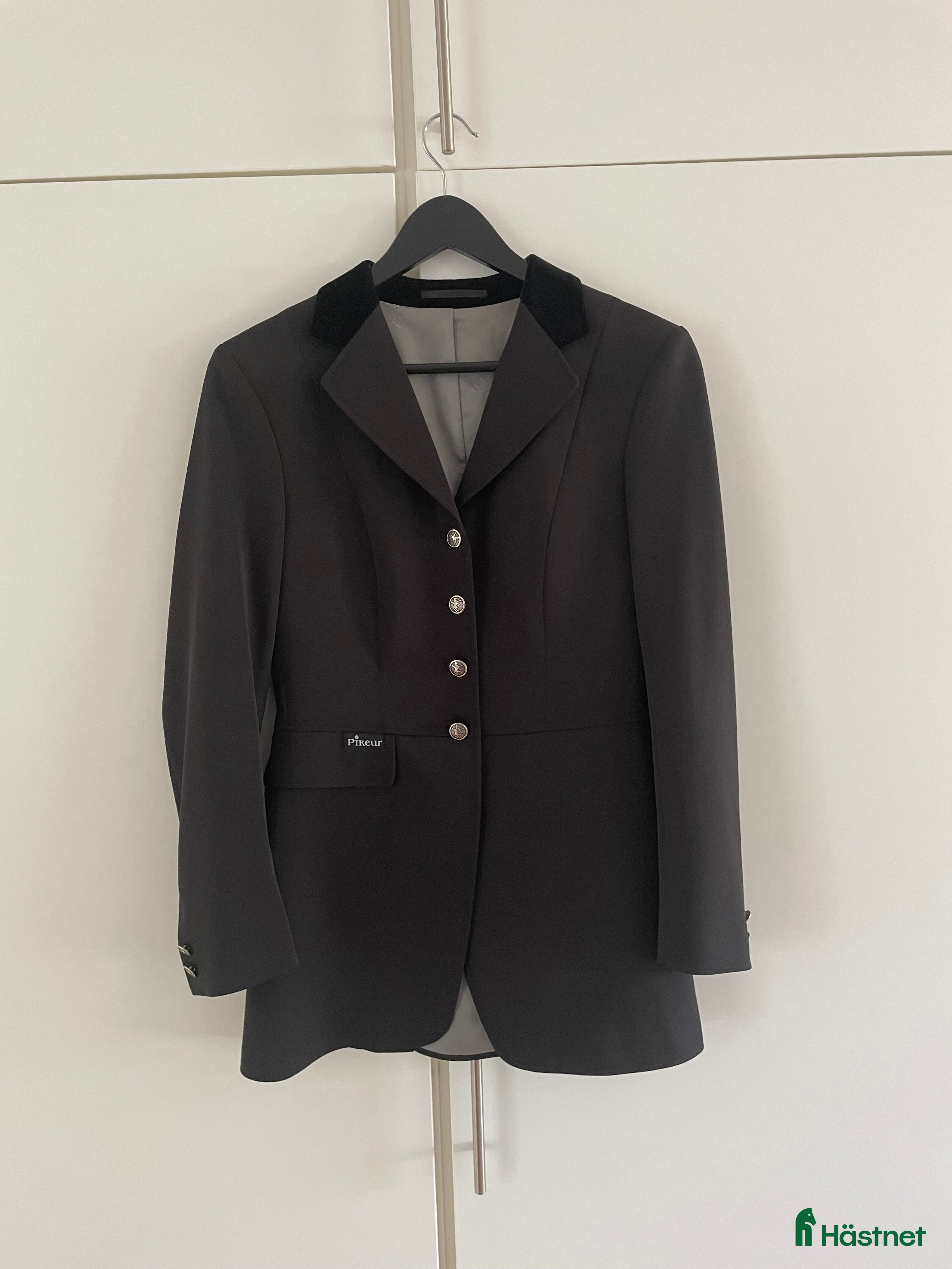 Jackor & Kavajer ryttarutrustning till salu: Pikeur Diana  i Visby - Annons 3